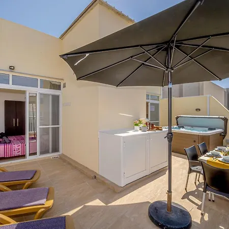 Apartamento Summer Breeze Penthouse With Private Hot Tub & Terrace With Panoramic Views, By Getawaysmalta