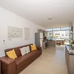 Summer Breeze Penthouse With Private Hot Tub & Terrace With Panoramic Views, By Getawaysmalta Apartment Mellieħa