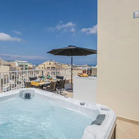 Summer Breeze Penthouse With Private Hot Tub & Terrace With Panoramic Views, By Getawaysmalta Apartment