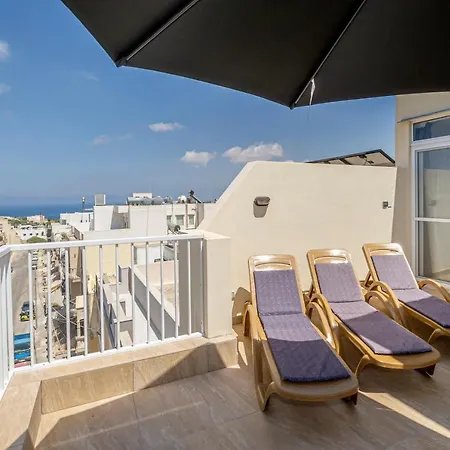 شقة Summer Breeze Penthouse With Private Hot Tub & Terrace With Panoramic Views, By Getawaysmalta
