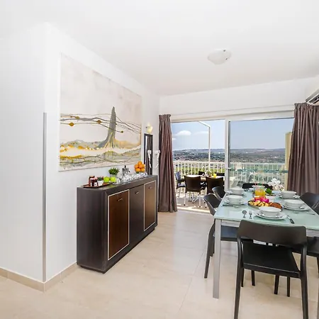 Apartment Summer Breeze Penthouse With Private Hot Tub & Terrace With Panoramic Views, By Getawaysmalta Mellieha