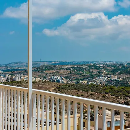 Apartment Summer Breeze Penthouse With Private Hot Tub & Terrace With Panoramic Views, By Getawaysmalta