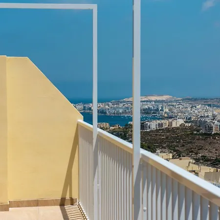 Summer Breeze Penthouse With Private Hot Tub & Terrace With Panoramic Views, By Getawaysmalta Lägenhet