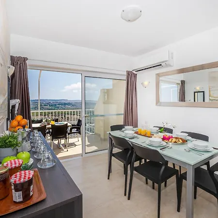 Summer Breeze Penthouse With Private Hot Tub & Terrace With Panoramic Views, By Getawaysmalta *