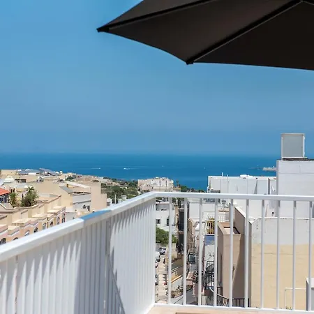 Lägenhet Summer Breeze Penthouse With Private Hot Tub & Terrace With Panoramic Views, By Getawaysmalta
