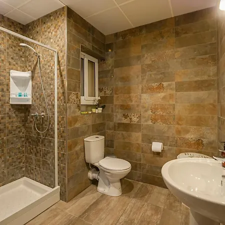 Summer Breeze Penthouse With Private Hot Tub & Terrace With Panoramic Views, By Getawaysmalta *