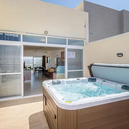 Apartment Summer Breeze Penthouse With Private Hot Tub & Terrace With Panoramic Views, By Getawaysmalta Mellieha