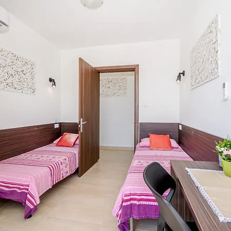 Summer Breeze Penthouse With Private Hot Tub & Terrace With Panoramic Views, By Getawaysmalta Apartment *