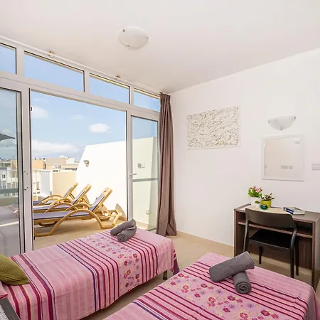 Lägenhet Summer Breeze Penthouse With Private Hot Tub & Terrace With Panoramic Views, By Getawaysmalta