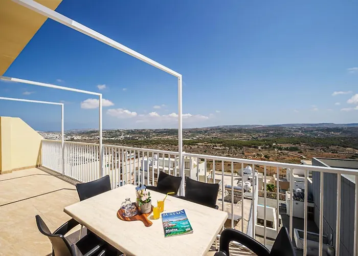 Summer Breeze Penthouse With Private Hot Tub & Terrace With Panoramic Views, By Getawaysmalta